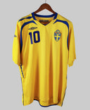 Sweden 2007-08 Ibrahimovic Short Sleeve Home Kit (2XL)
