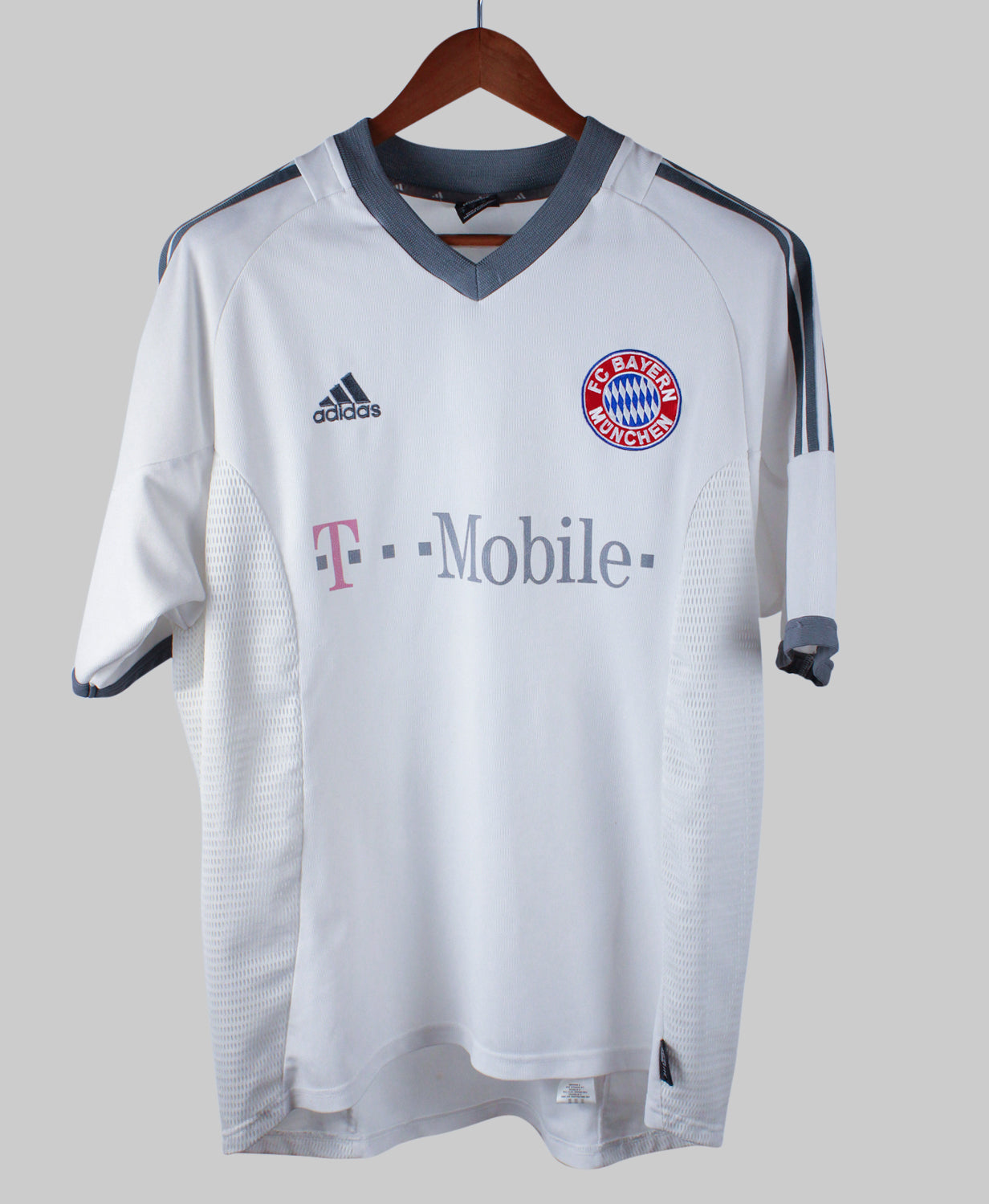 Bayern Munich 2002-03 Ze Roberto Short Sleeve Away Kit (L)