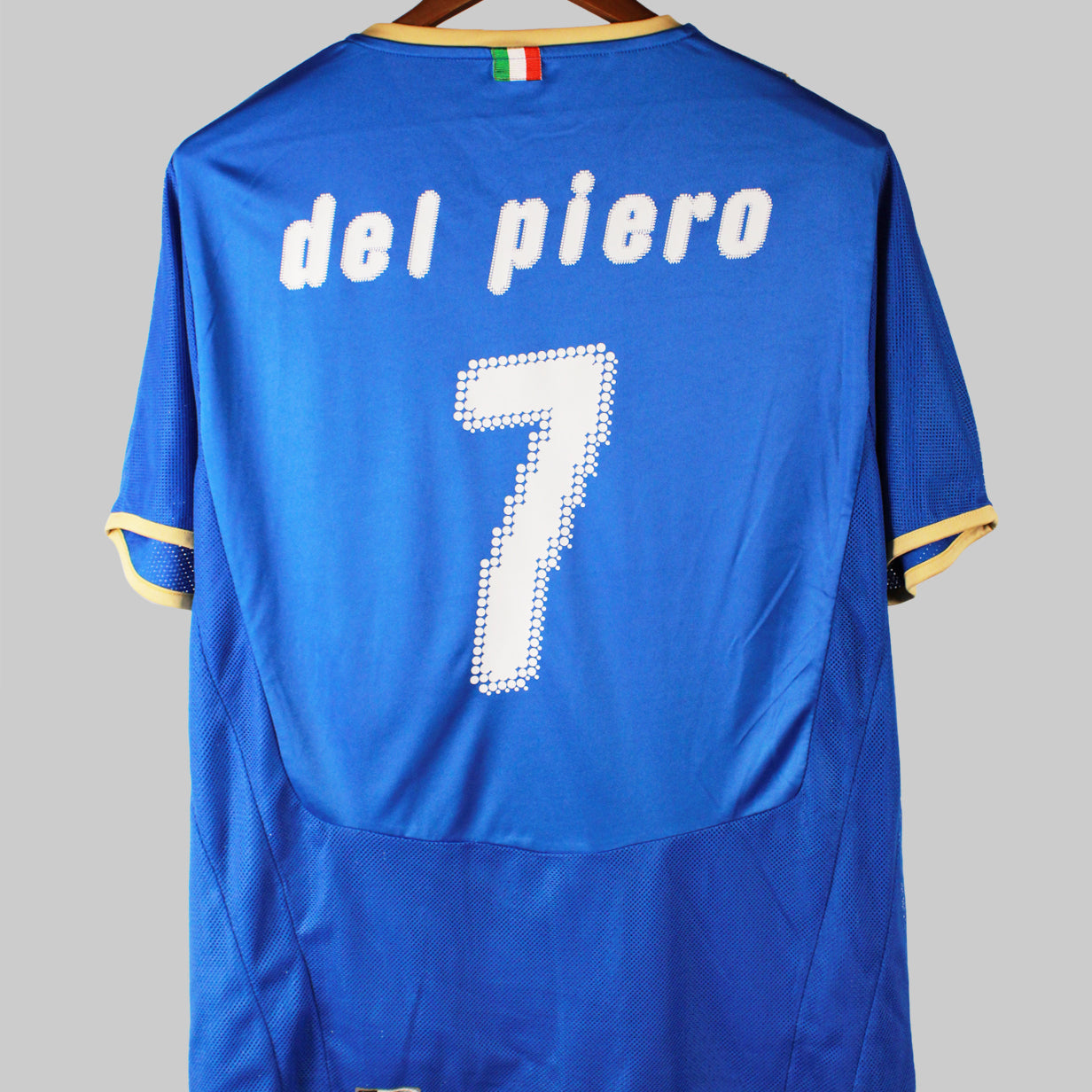 Italy 2008-09 Del Piero Short Sleeve Home Kit (L)
