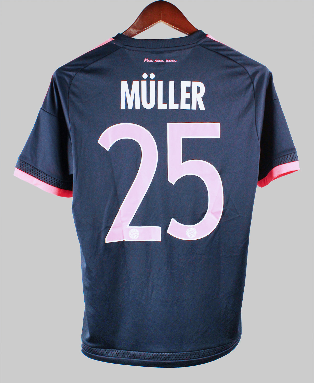Bayern Munich 2010-11 Muller Third Kit  (2XL)