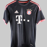 Bayern Munich 2010-11 Muller Third Kit  (2XL)