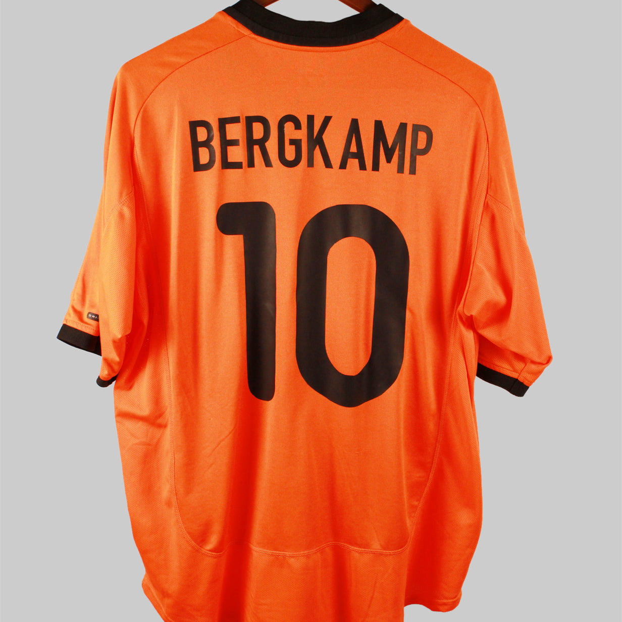 Netherlands 2000-01 Bergkamp Short Sleeve Home Kit (XL)