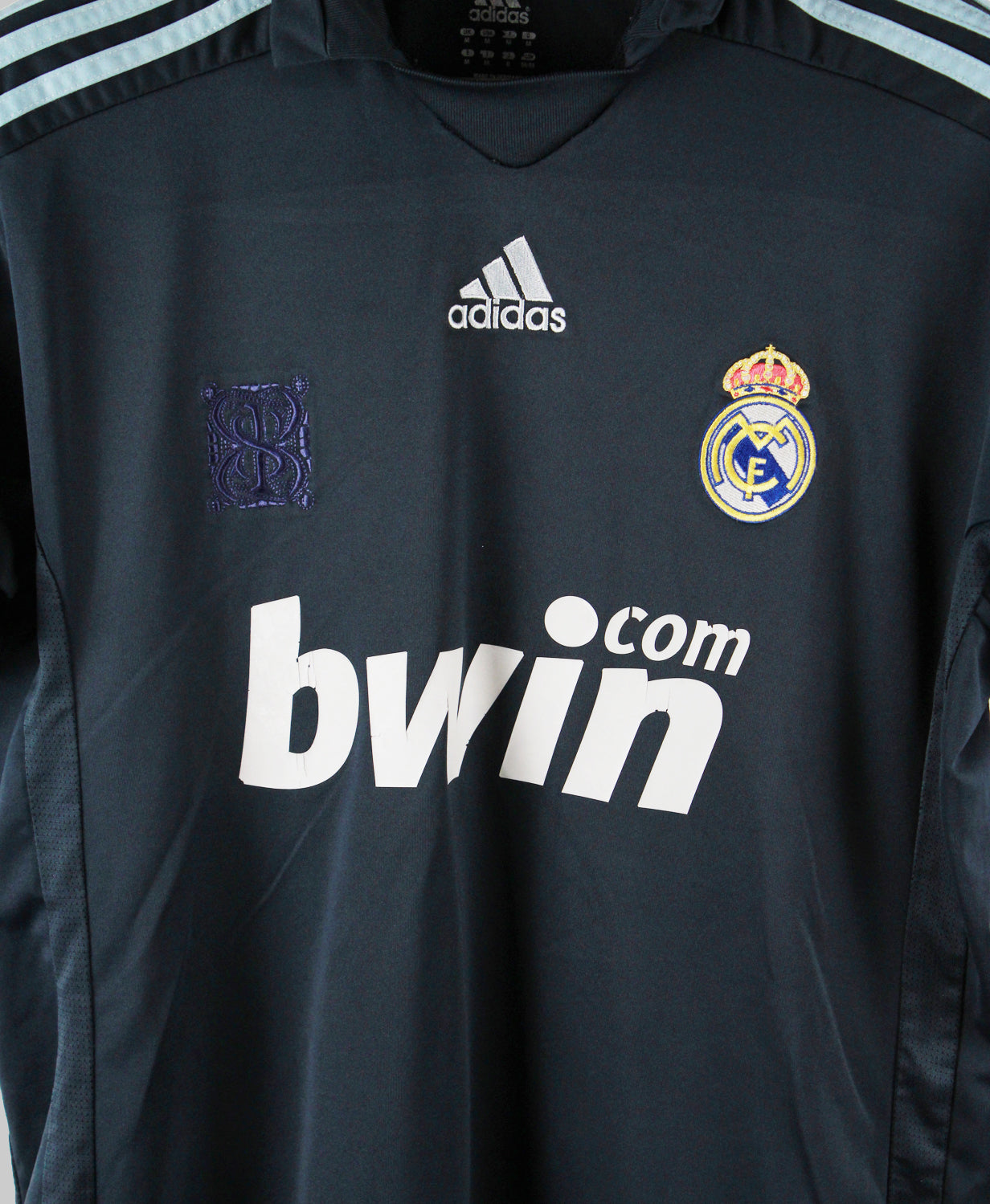 Real Madrid 2009-10 Ronaldo Short Sleeve Away Kit (M)