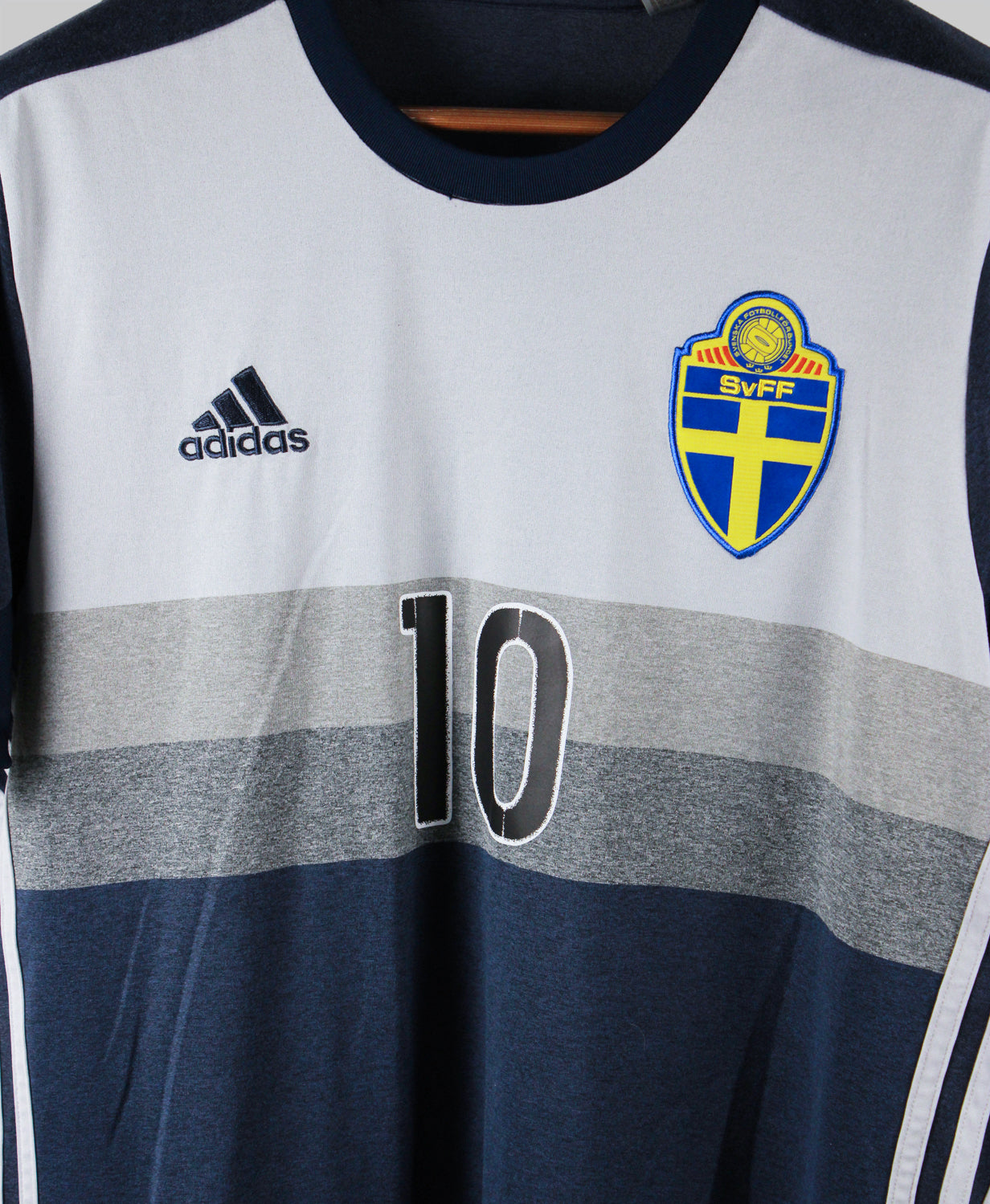 Sweden 2016-17 Ibrahimovic Short Sleeve Away Kit (M)