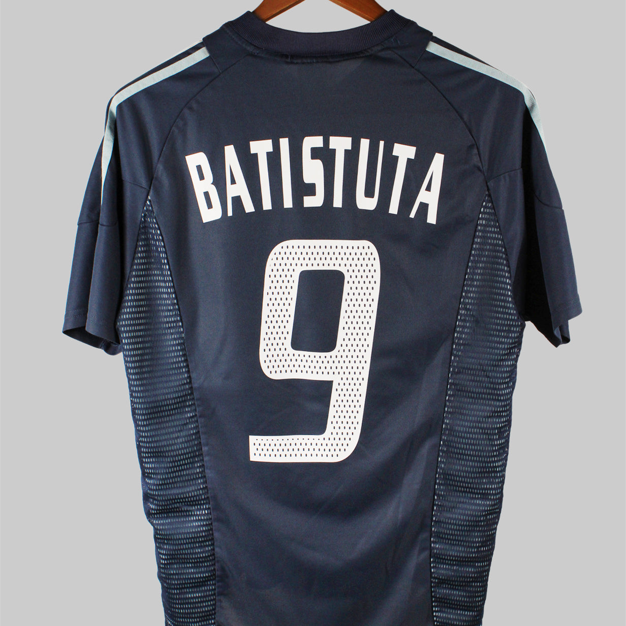 Argentina 2002-03 Batistuta Short Sleeve Away Kit (S)