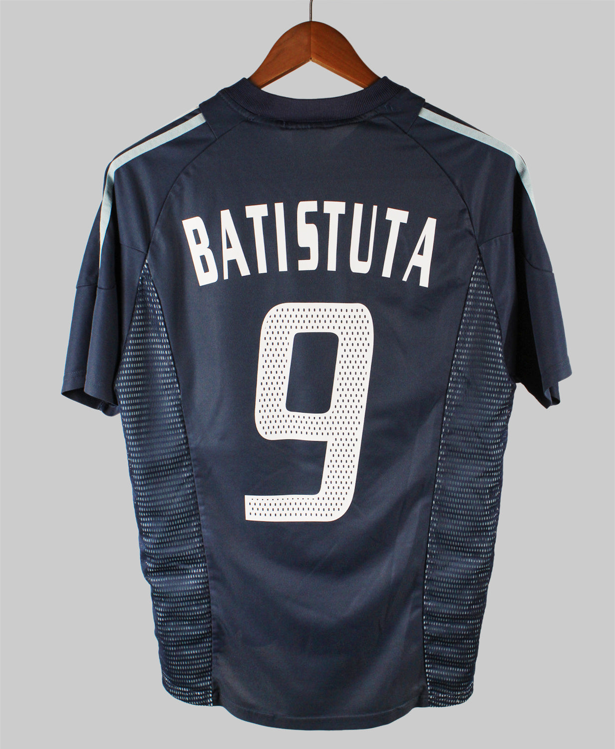 Argentina 2002-03 Batistuta Short Sleeve Away Kit (S)