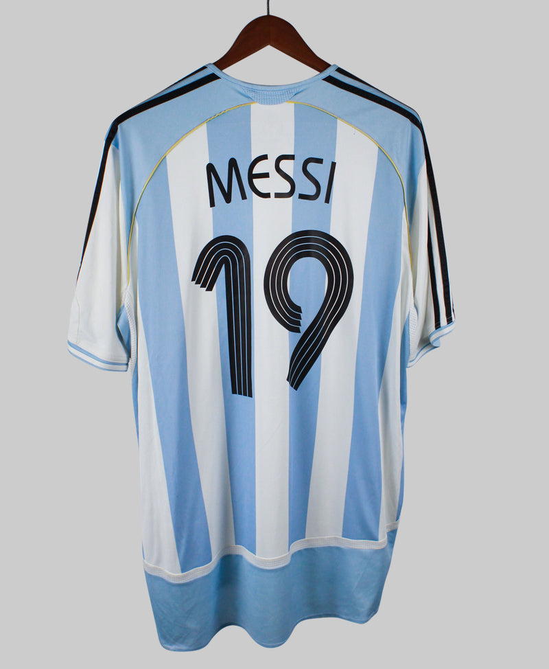 Argentina 2006-07 Messi Short Sleeve Home Kit (XL)