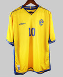 Sweden 2004-05 Ibrahimovic Home Kit  (XL)