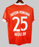 Bayern Munich 2009-10 Muller Home Kit  (M)