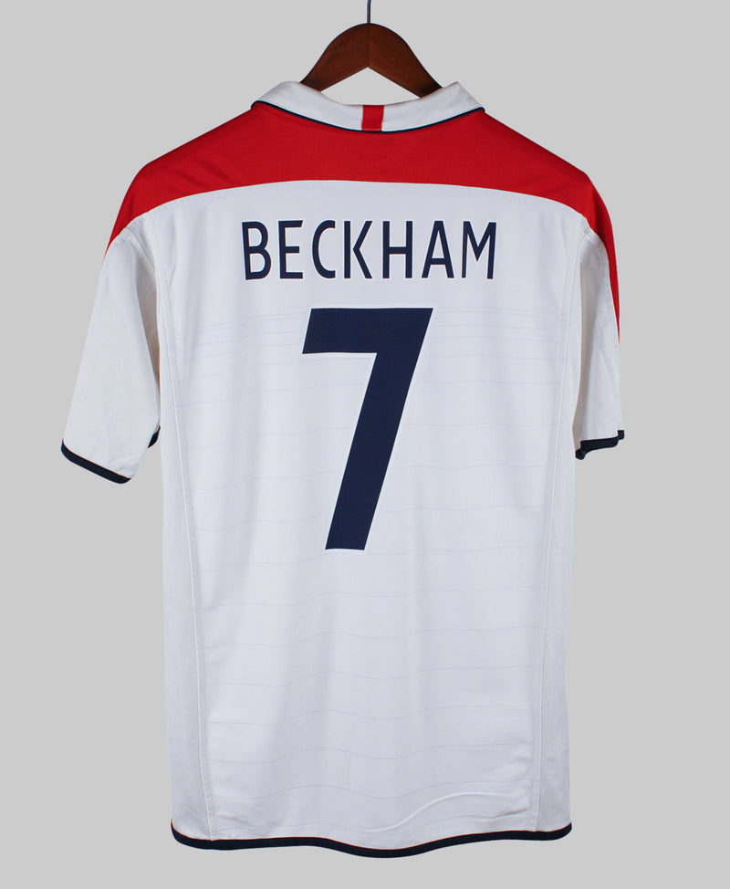 England 2004-05 Beckham Short Sleeve Home Kit (M)