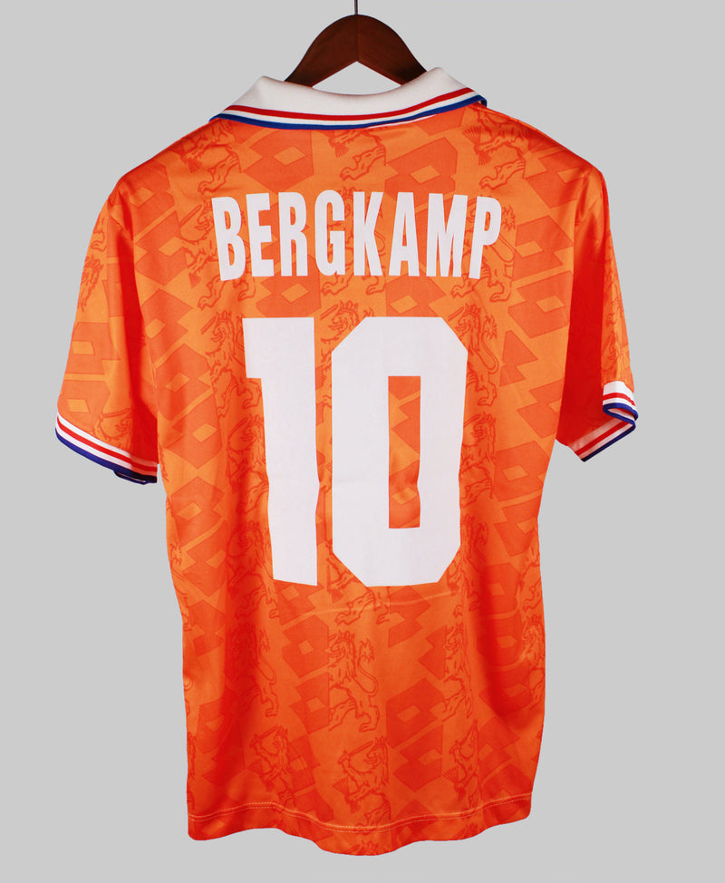 Netherlands 1994-95 Bergkamp Home Kit (M)