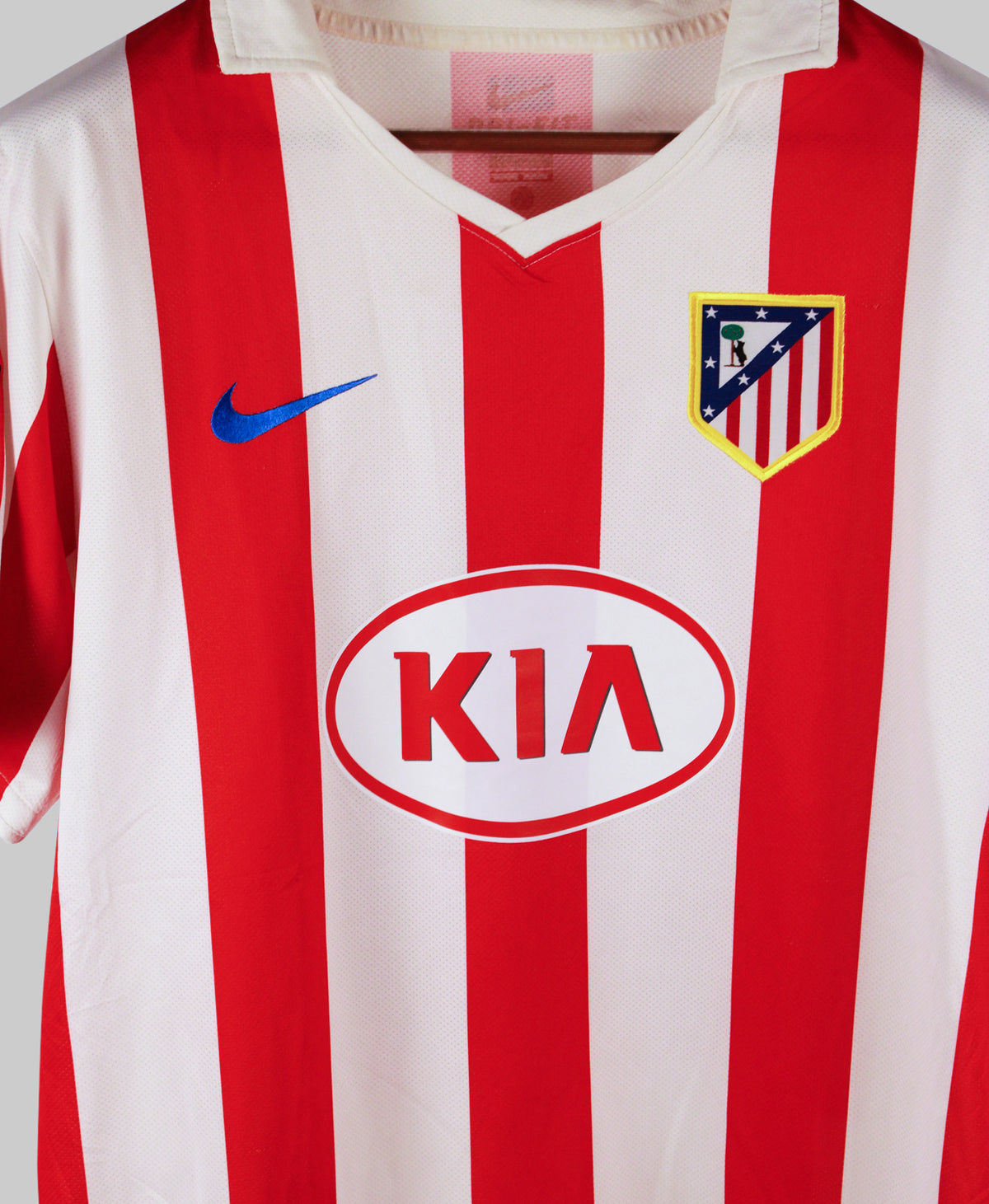 Atletico Madrid 2010-11 Kun Aguero Home Kit (L)