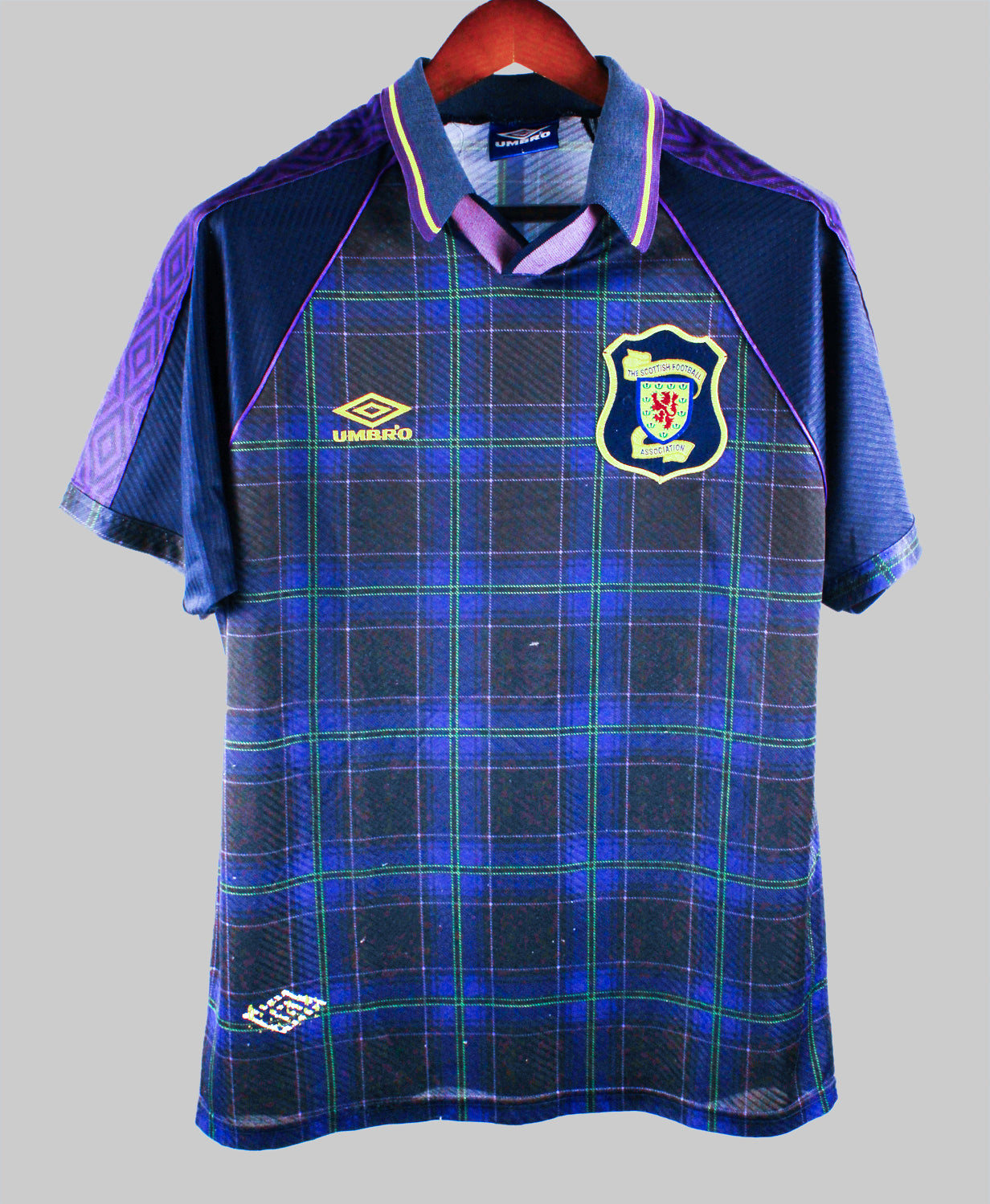 Scotland 1994-95  Home Kit  (L)
