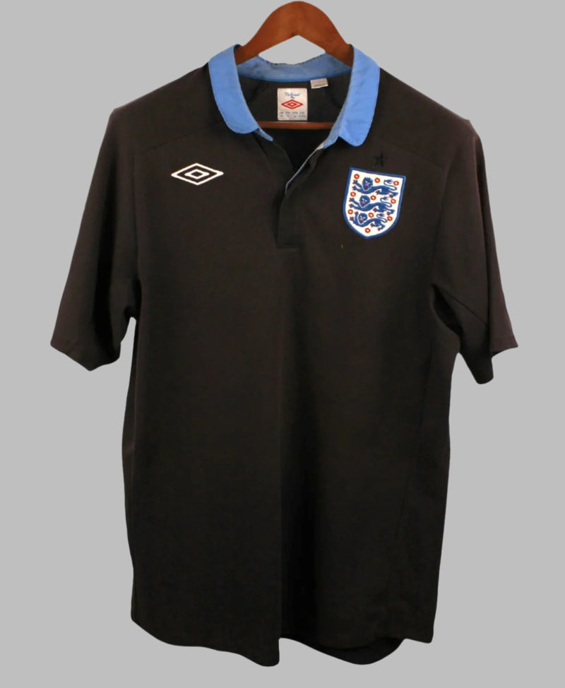 England 2012 Away Kit (L)