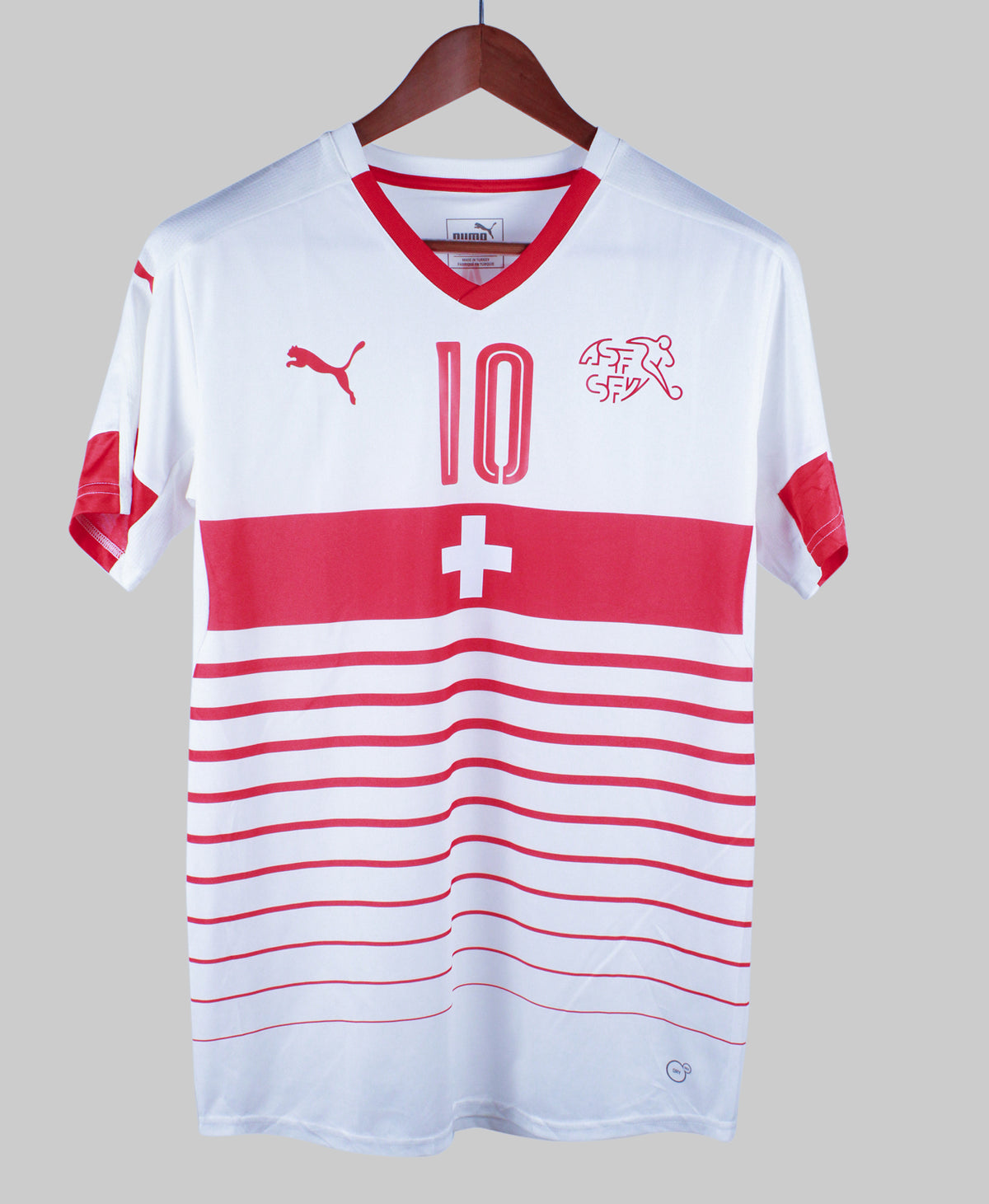 Switzerland 2016-17 Xhaka Away Kit (M)