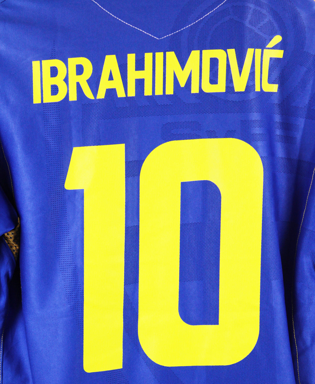Sweden 2006-07 Ibrahimovic Away Kit (L)