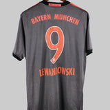 Bayern Munich 2016-17 Lewandowski Away Kit (2XL)