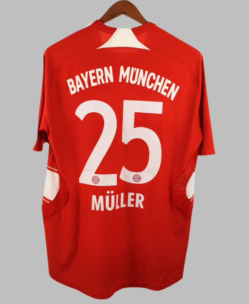 Bayern Munich 2008-09 Muller Home Kit (L)