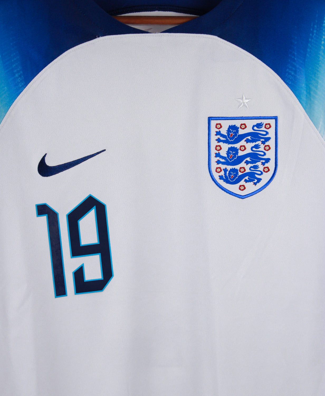 England 2022-23 Mount Home Kit (M)