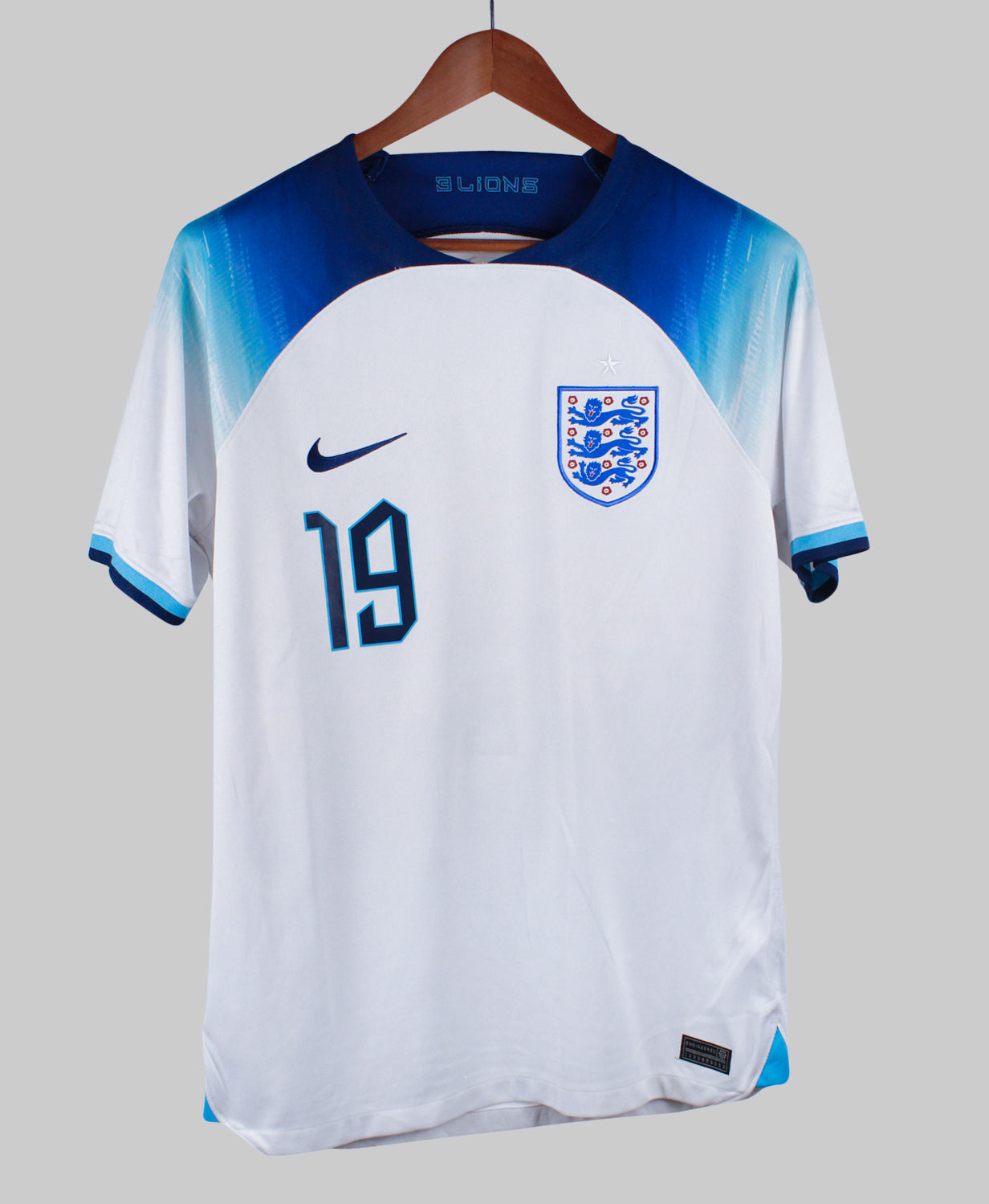 England 2022-23 Mount Home Kit (M)