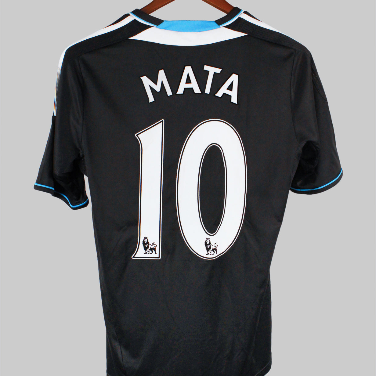 Chelsea 2011-12 Mata Away Kit (S)