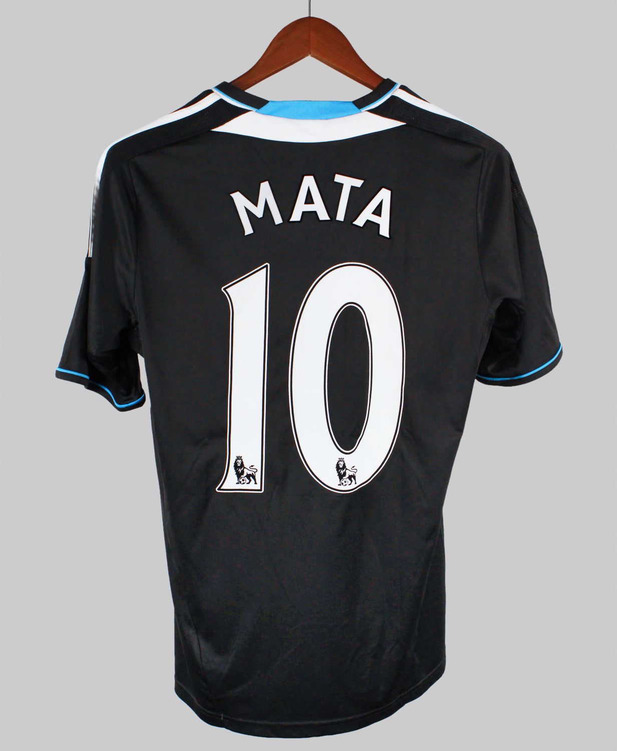 Chelsea 2011-12 Mata Away Kit (S)