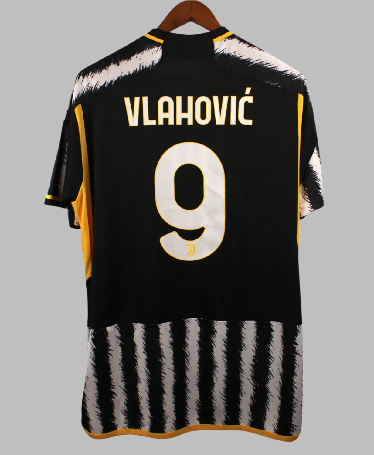 Juventus 2023-24 Vlahovic Home jersey