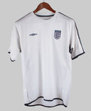 England 2001-02  Trainer Kit (M)