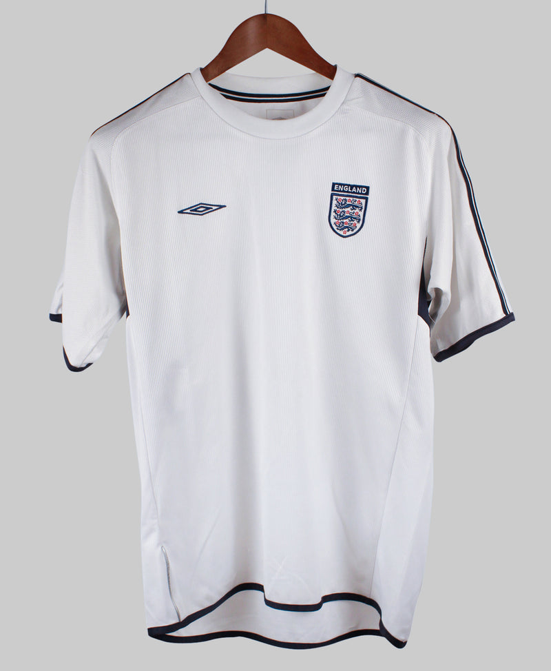 England 2001-02  Trainer Kit (M)