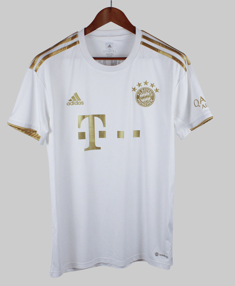 Bayern Munich 2022-23  Away Kit (M)