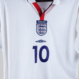 England 2005-06 Owen Home Kit  (L)