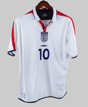 England 2005-06 Owen Home Kit  (L)