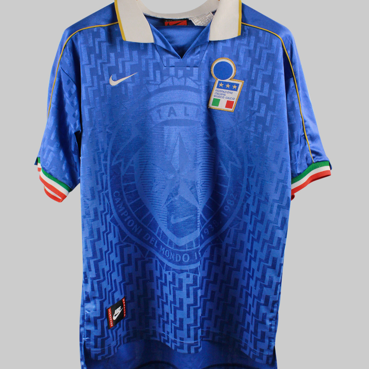 Italy 1995 Home jersey