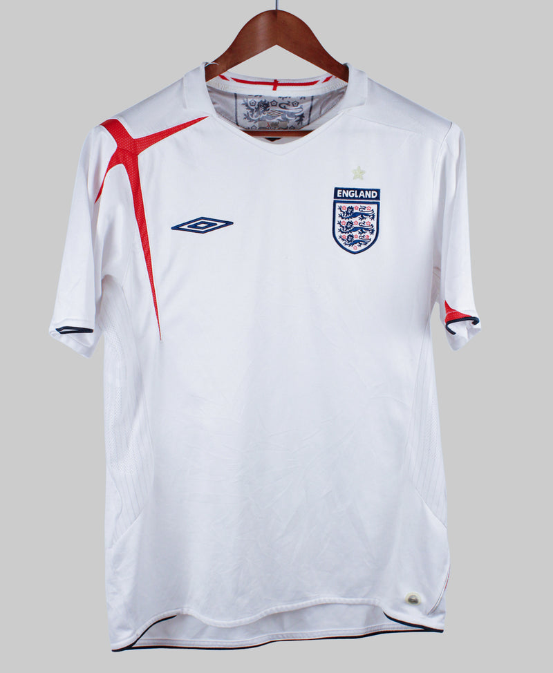 England 2005-06 Home Kit (L)