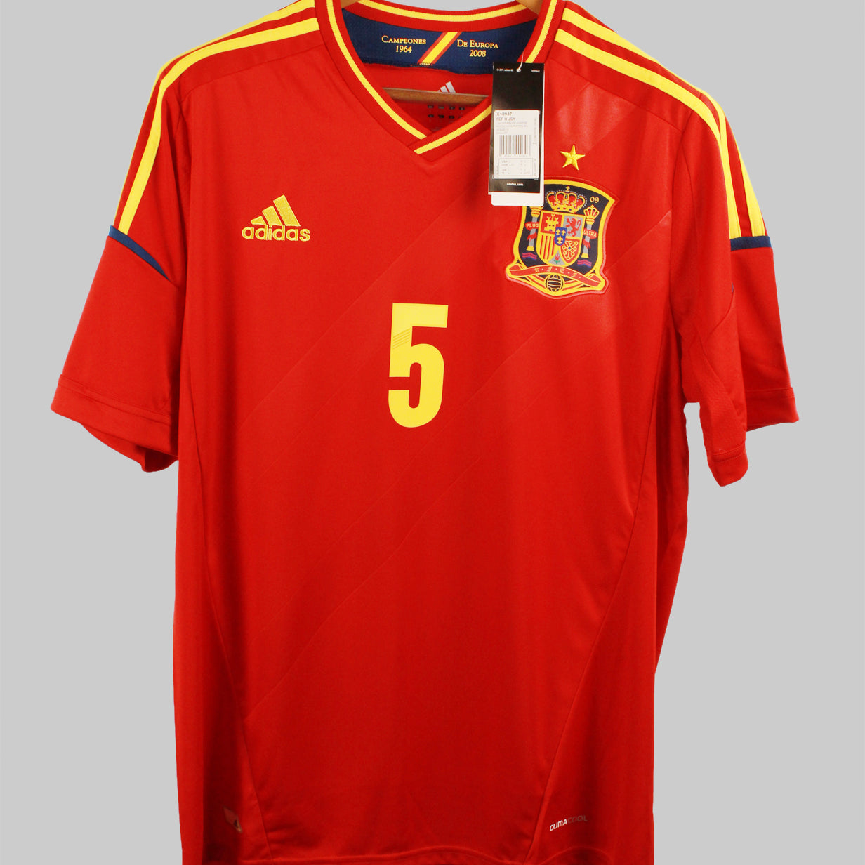 Spain 2012 Puyol Home Kit W/ Tags (L)