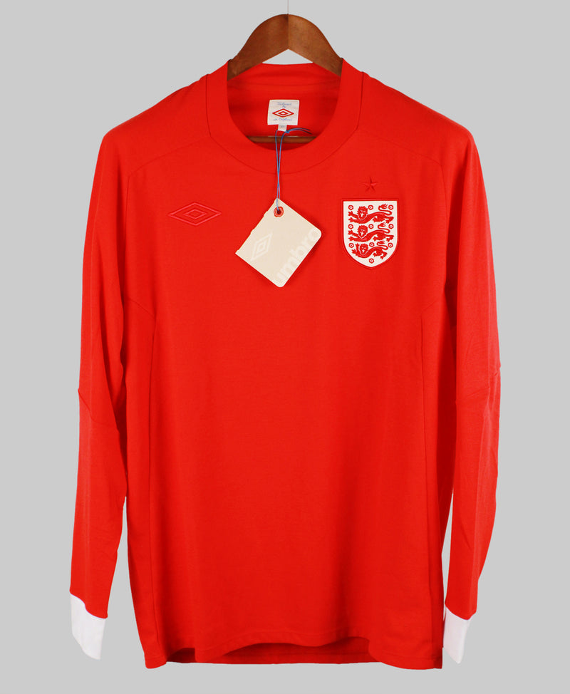 England 2010-11 Long Sleeve Away Kit w/Tags (L)