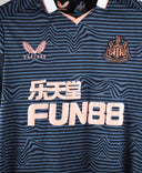 Newcastle 2021-22 Away Kit (M)