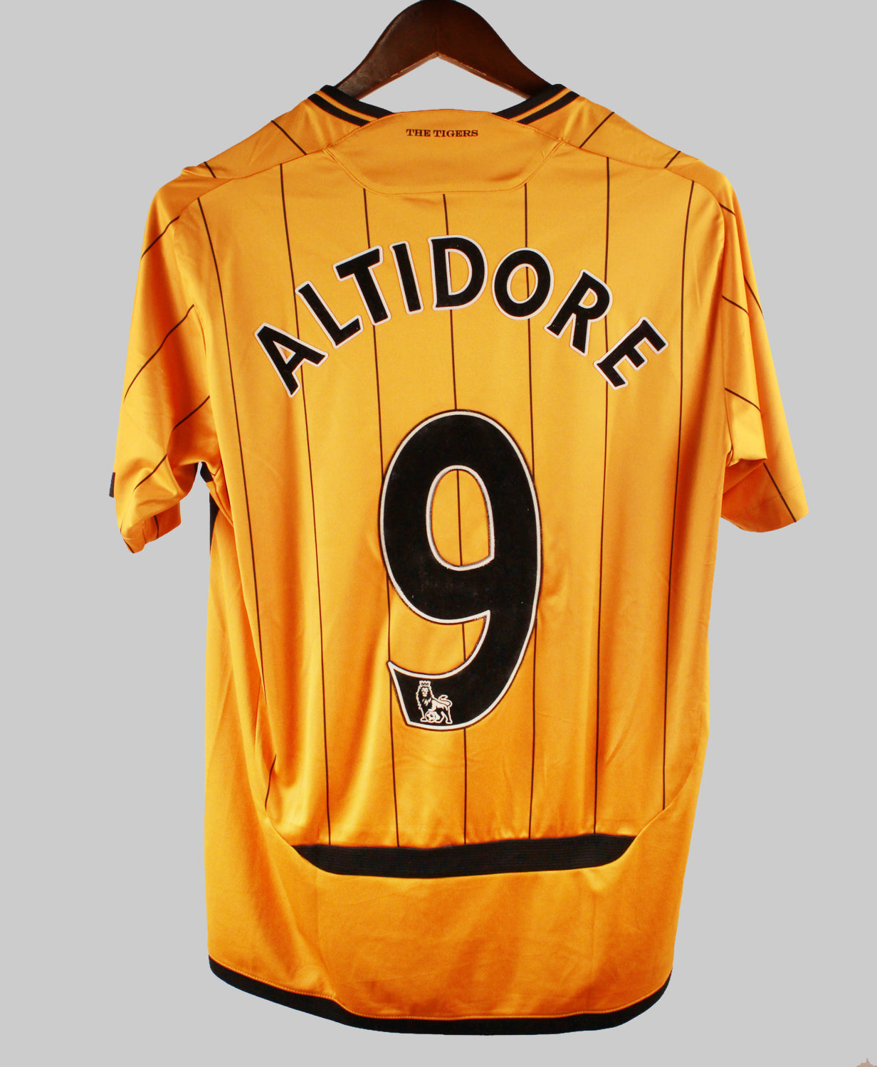 Hull City 2009-10 Altidore Home Kit (M)