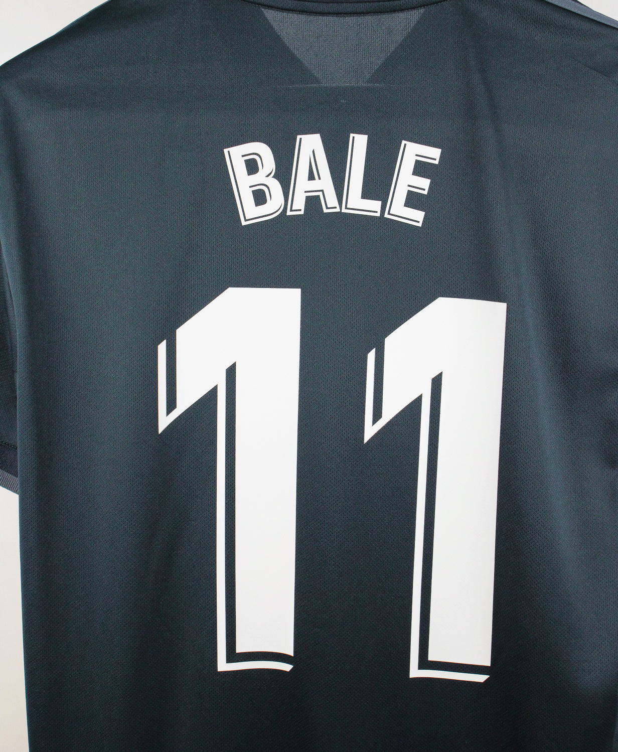 Real Madrid 2018-19 Bale Away Kit (M) – Saturdays Football