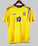 Sweden 2005-06 Ibrahimovic Home Kit (L)