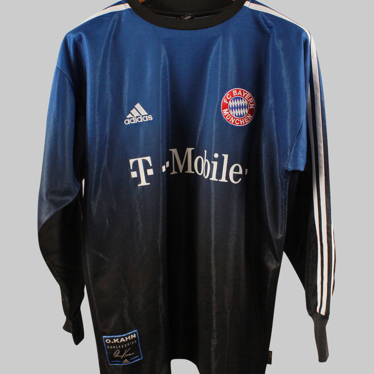 Bayern Munich 2002-03 Kahn Goalkeeper Kit (M)