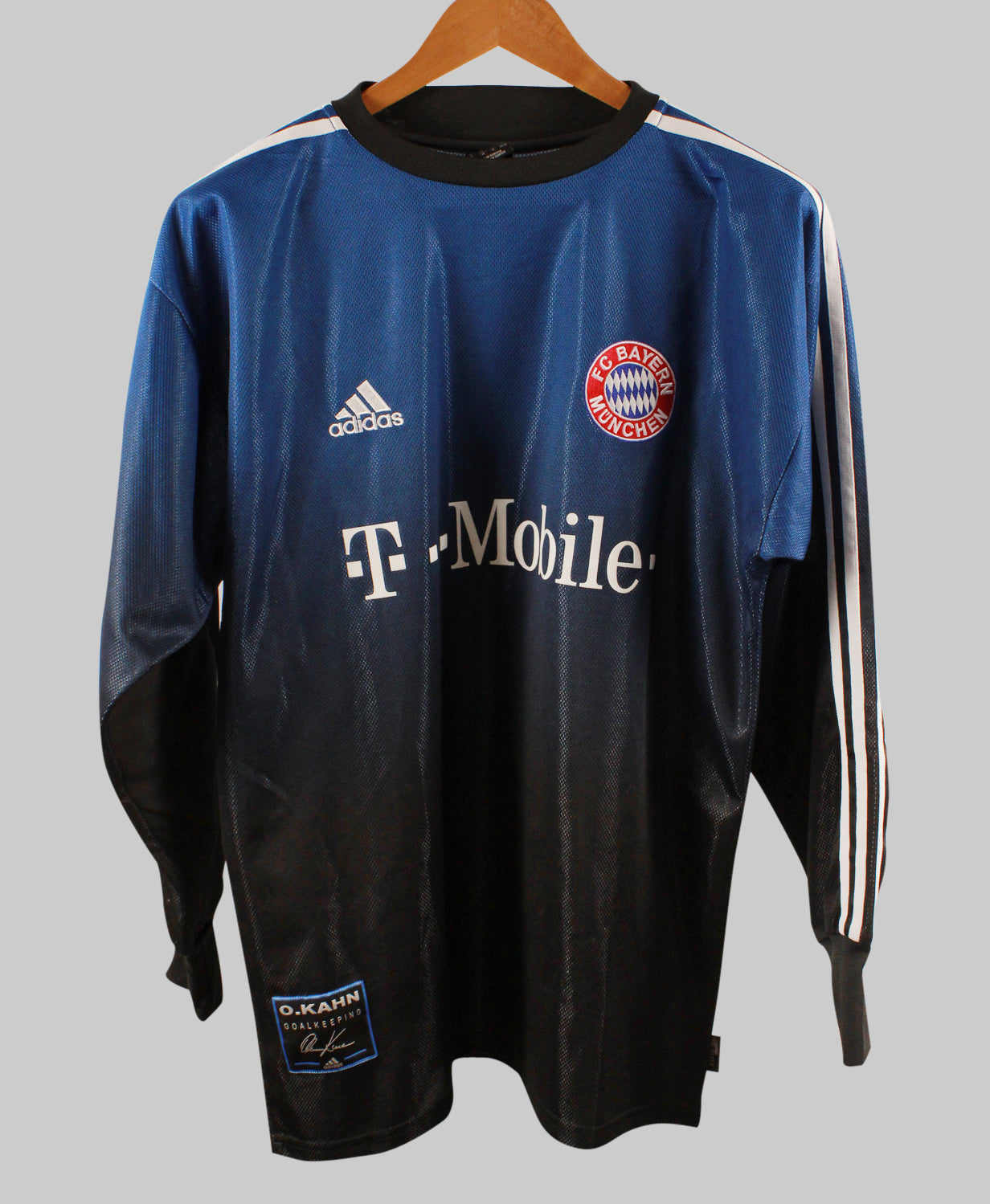 Bayern Munich 2002-03 Kahn Goalkeeper Kit (M)