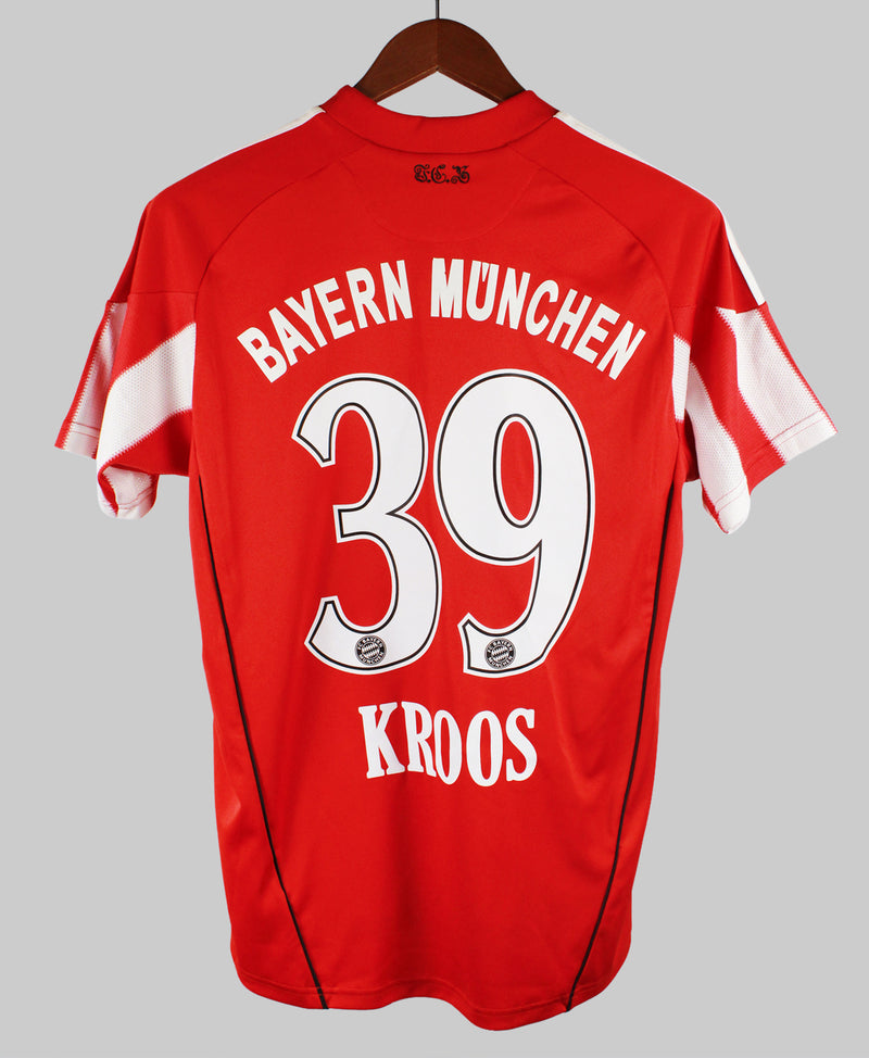 Bayern Munich 2010-11 Kroos Home Kit (YXL)
