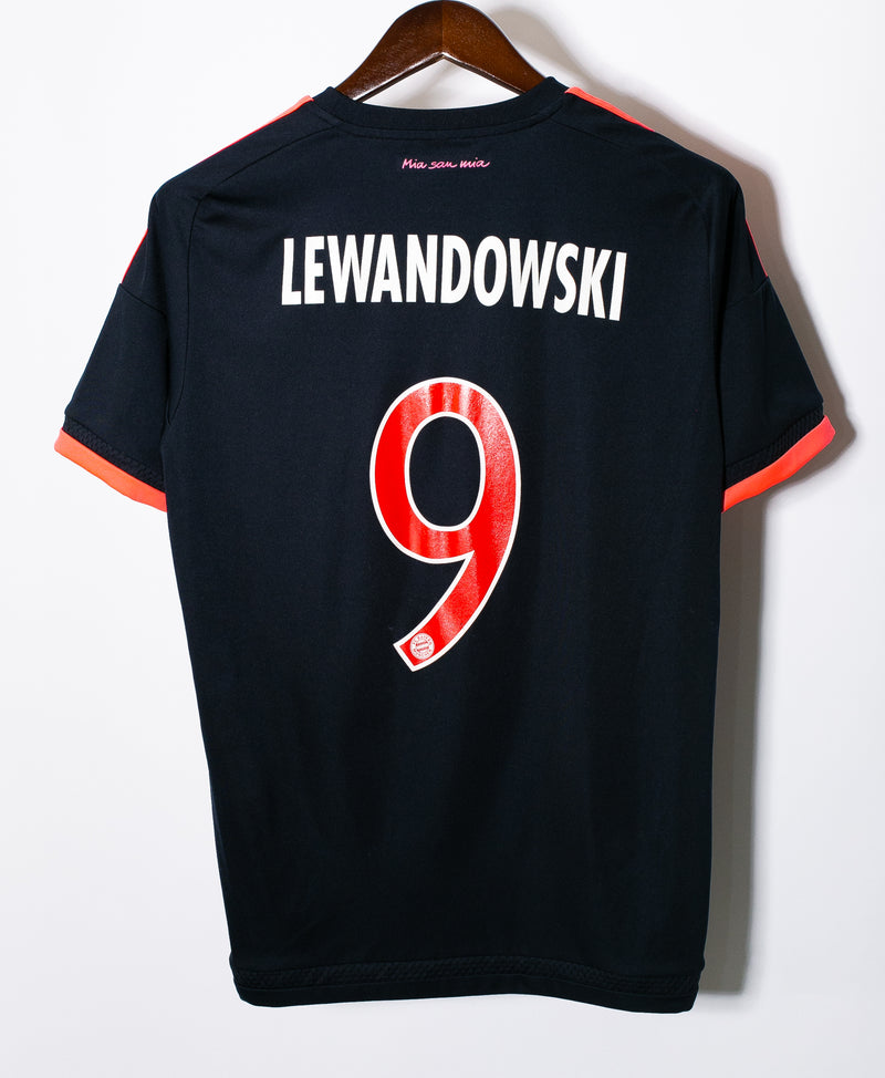 Bayern Munchen 2015-16 Lewandowski Third Kit (M)