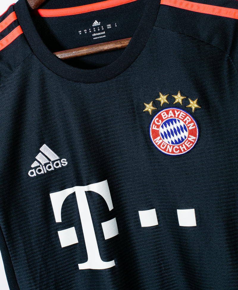 Bayern Munchen 2015-16 Lewandowski Third Kit (M)