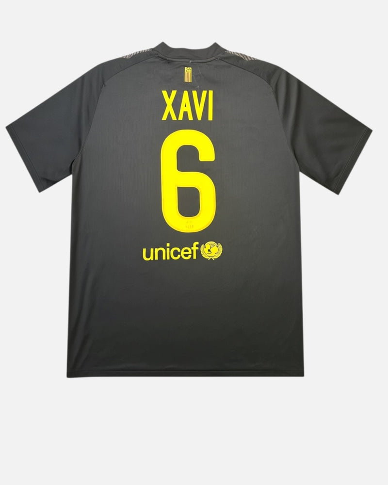 Barcelona 2011-12 Xavi away vintage football shirt, size 2XL.