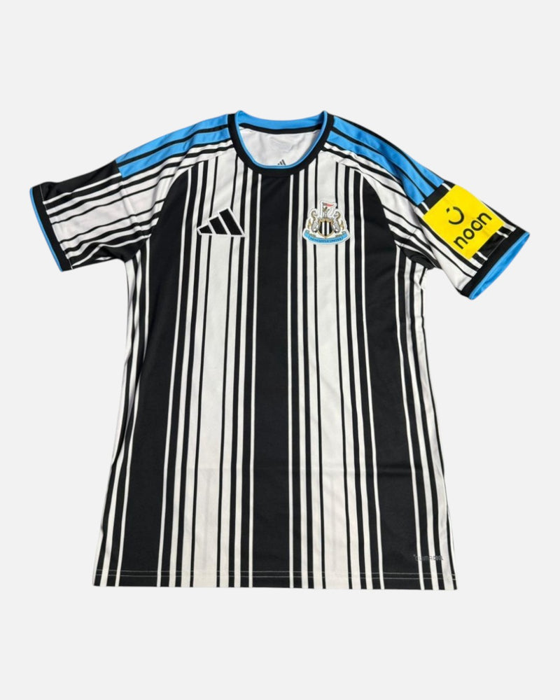 Newcastle 2026-27 Home Kit (Medium) - front