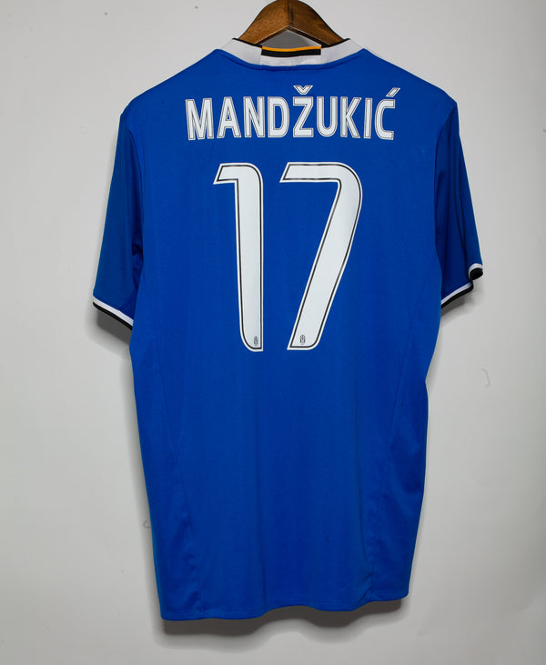 Juventus 2016-17 Mandzukic Away Kit (L)