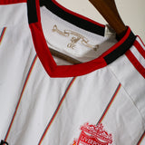 Liverpool 2010-11 Gerrard Away Kit (L)