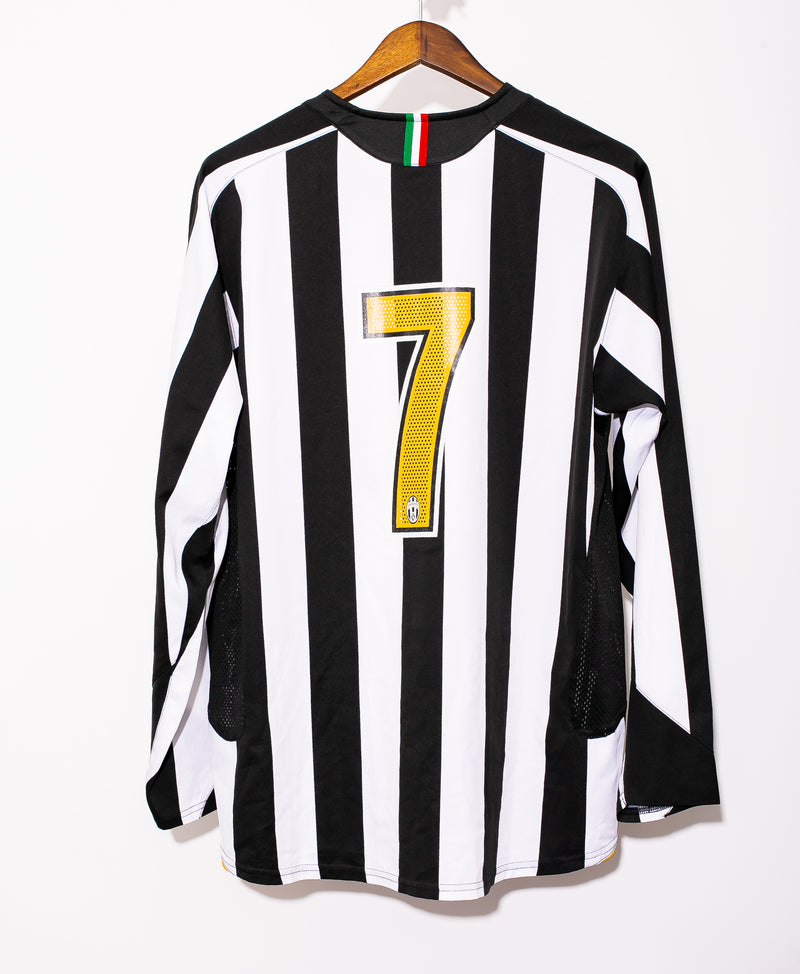 Juventus 2005 Home Kit ( L )